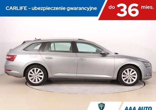 Skoda Superb cena 77000 przebieg: 102841, rok produkcji 2019 z Siedlce małe 326